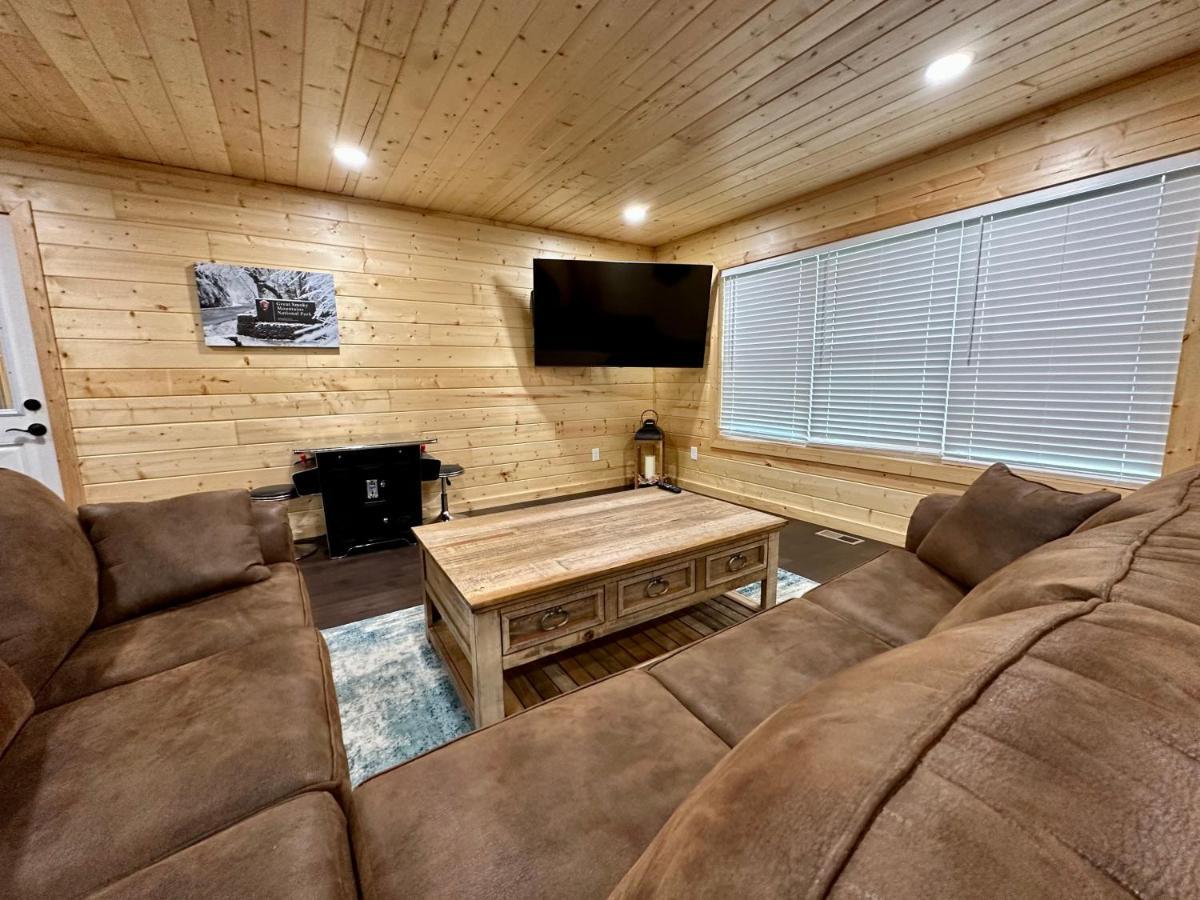The Brick House: Brand New! 3 Bedroom Home With Private Driveway Pigeon Forge Exterior foto